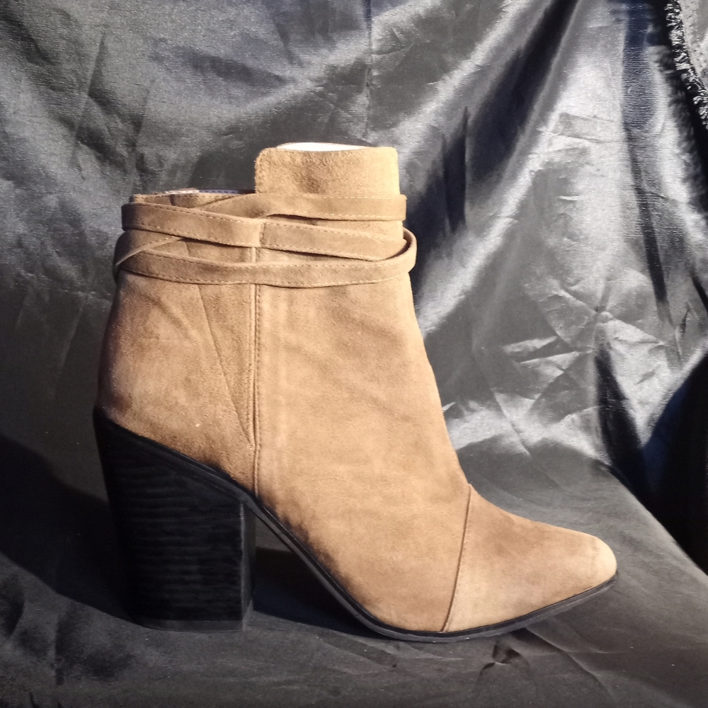 RAYE Women's Tan Elsa Block Heel Booties , size 7.5